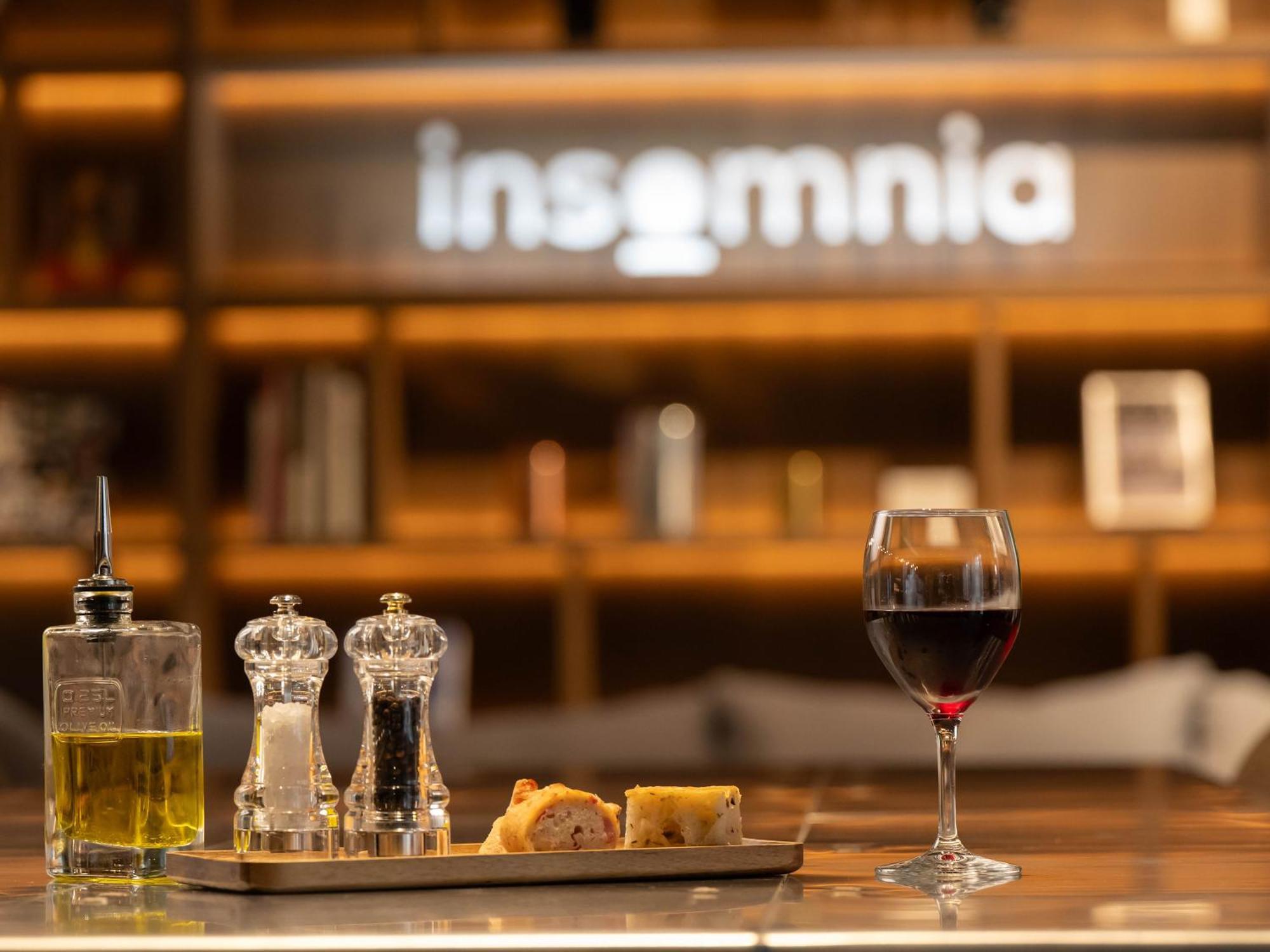 Отель Insomnia Kyoto Oike Экстерьер фото