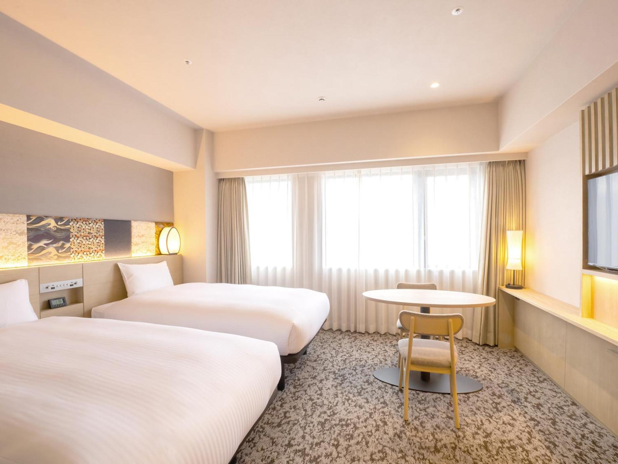 Отель Insomnia Kyoto Oike Экстерьер фото